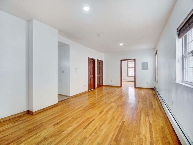 Building Photo - 921 Paterson Plank Rd