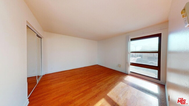 Building Photo - 7777 W 91st St