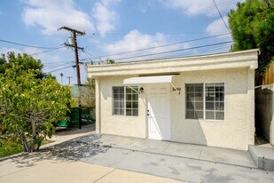 Building Photo - 1449 E Garfield Ave