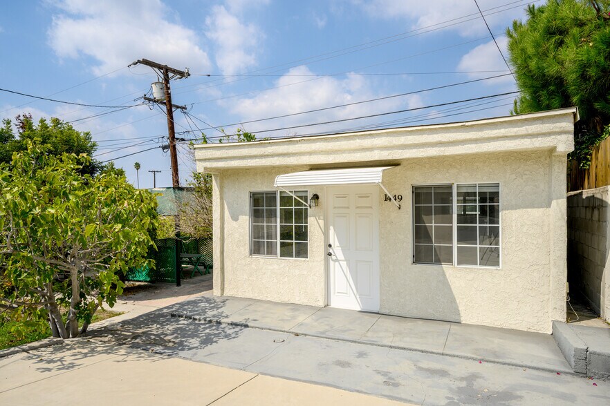 Primary Photo - 1449 E Garfield Ave