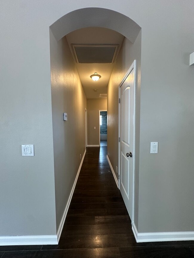 Building Photo - $250 Move-In Special! Updated 3 bedroom 2 bathroom home ready to welcome you HOME!