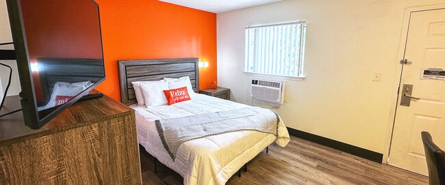 Building Photo - Siegel Select Jacksonville/Orange Park