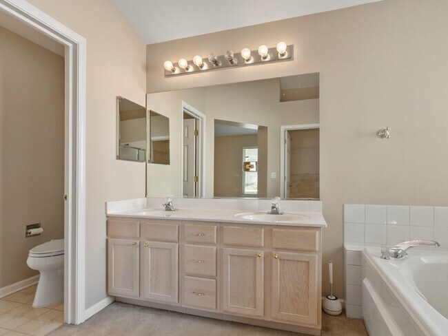 Building Photo - 2607 Flagstone Cir