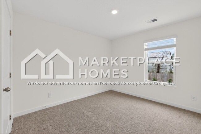 Building Photo - 4006 Wendell Rd NE