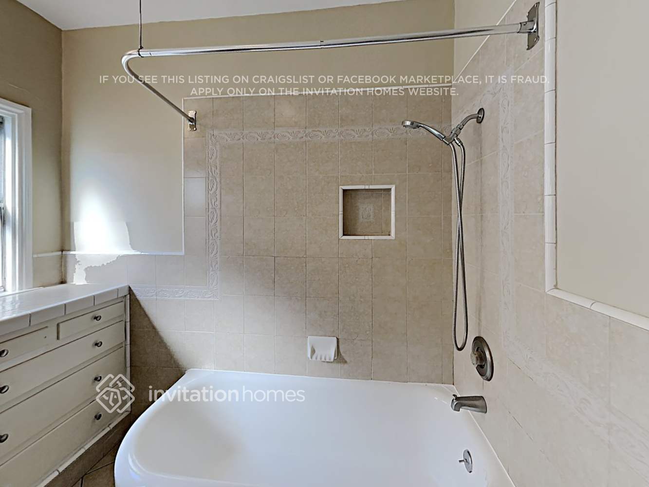 Building Photo - 1852 W 78th St