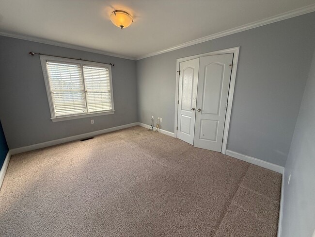 Building Photo - 3704 Warwick Pl