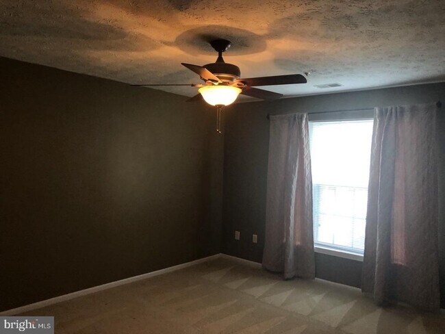 Building Photo - 6320 Bayberry Ct