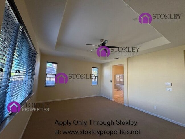 Building Photo - 2573 Tampico Dr