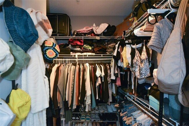 Building Photo - 400 17th St NW