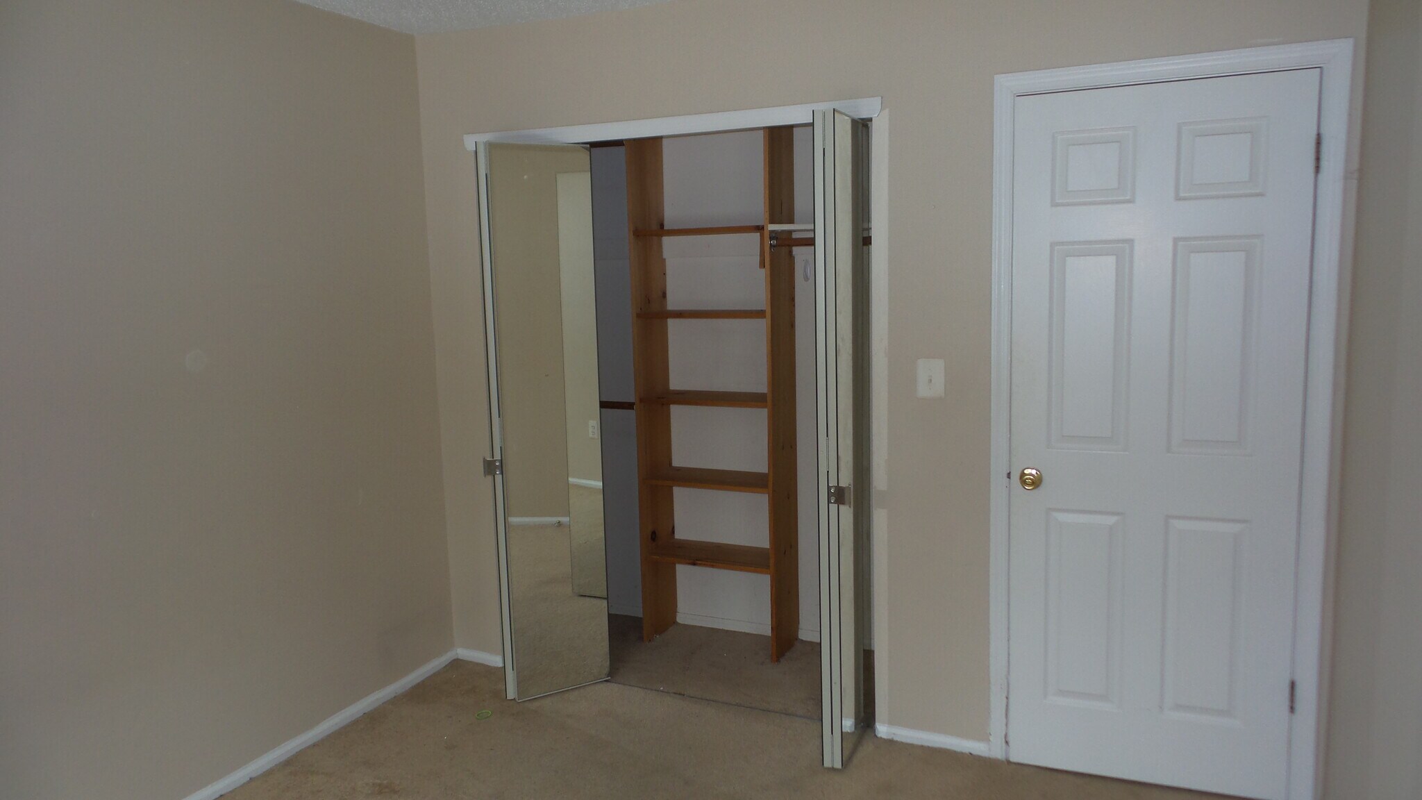 second bedroom closet - 103 Secretariat Ct