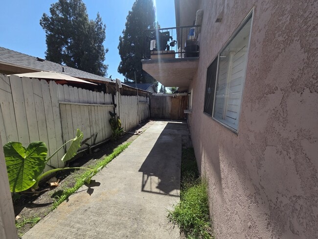 Building Photo - 2044 S Nautical St