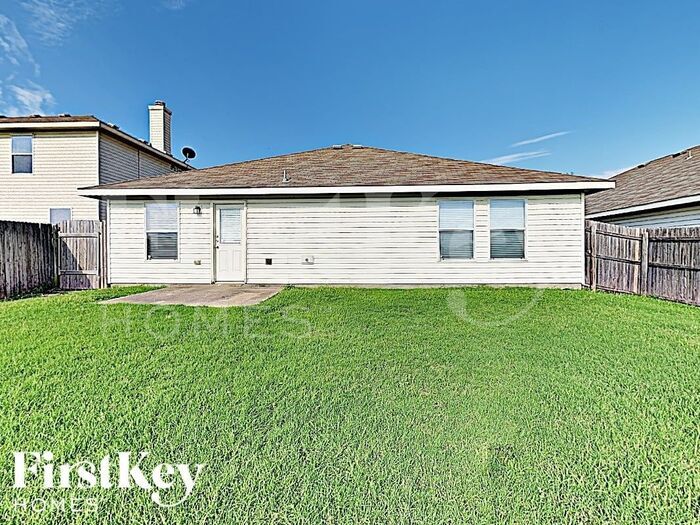 Building Photo - 14112 Silkwood Dr