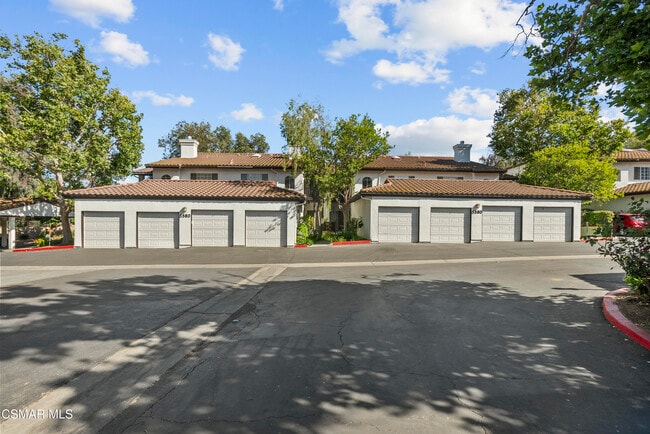 Building Photo - 5580 Spanish Oak Ln