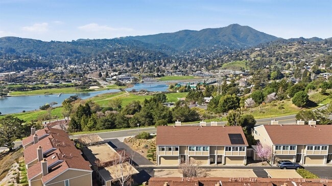 Building Photo - 12 Byron Cir