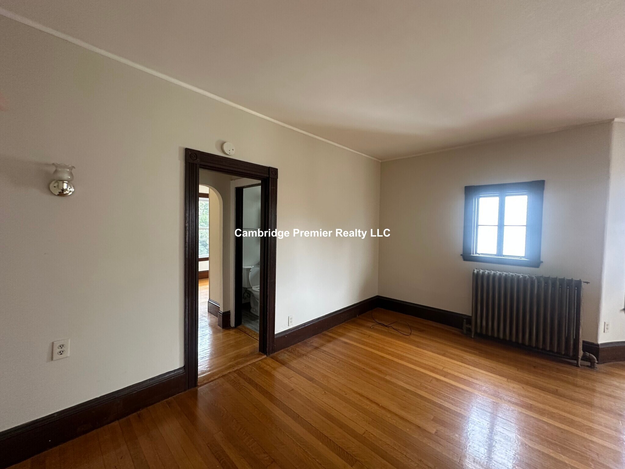 Building Photo - 72 Thurston St