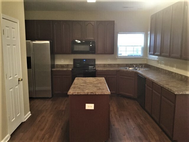 Building Photo - 3846 Pauline Ln