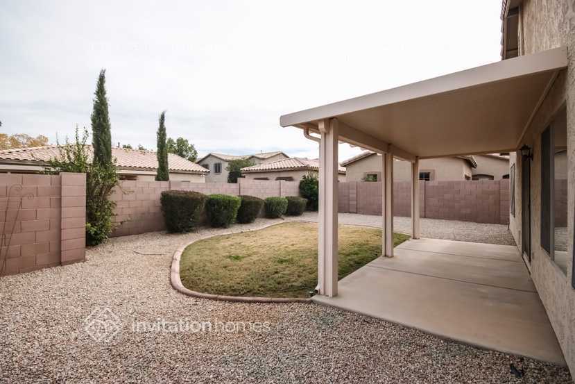 Building Photo - 2593 E Riviera Dr