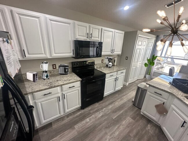 Building Photo - 4715 Cumbrian Lakes Dr