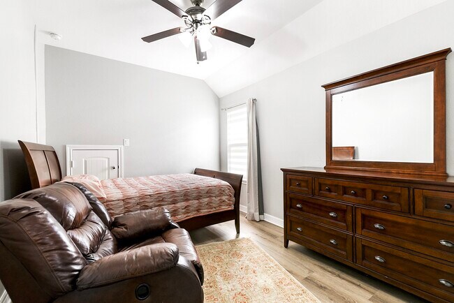 Building Photo - 29022 Pinnacle Ridge Dr