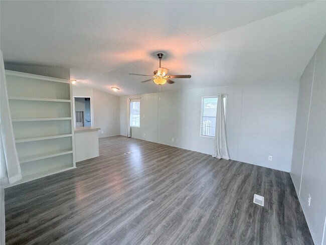 Building Photo - 12738 Pecan Tree Ct