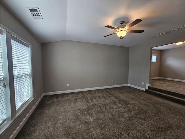Building Photo - 3750 Thackary Dr