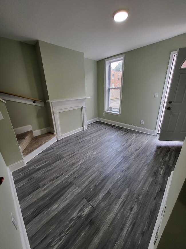Building Photo - 2 Bed 1 Bath with a Bonus Room in Basement