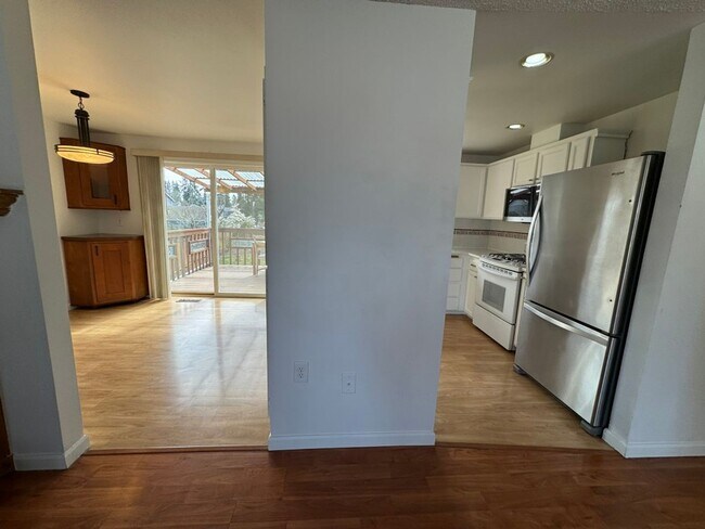 Building Photo - 4Bd/2.25Ba Kent House