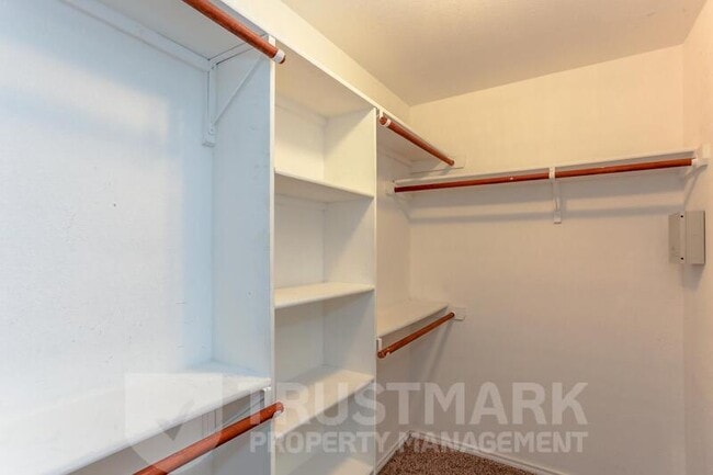 Building Photo - 5406 Shawn Dr