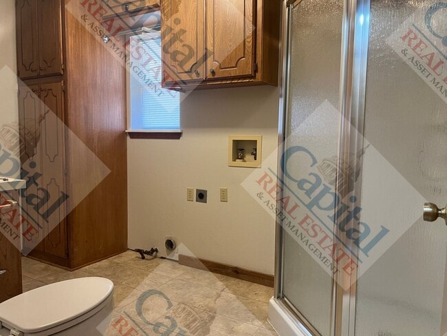 Building Photo - Country Beauty