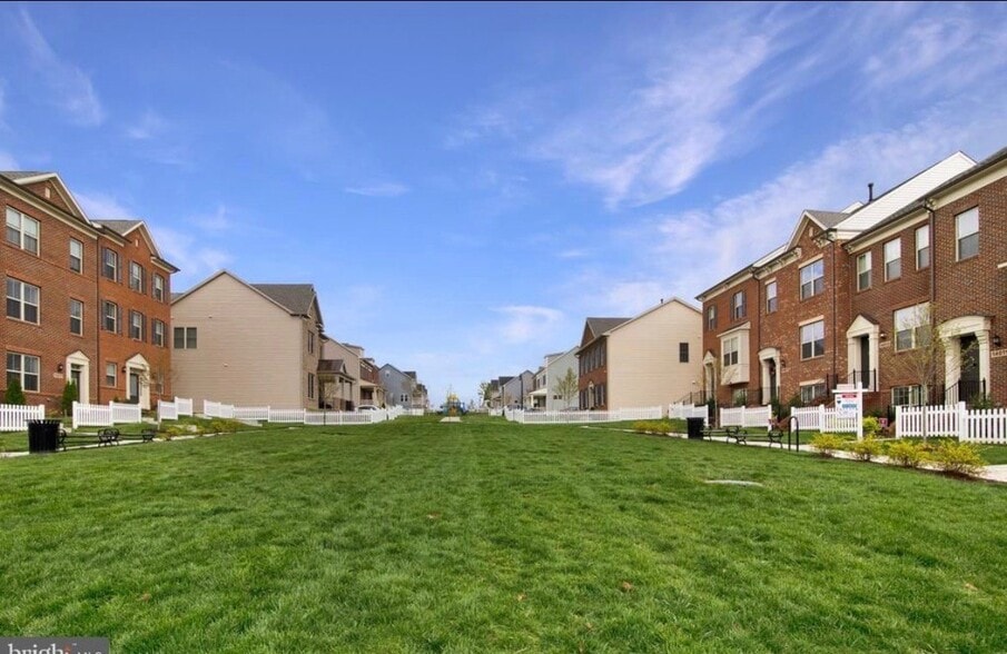 Building Photo - 14011 Godwit St