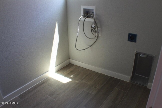 Building Photo - 940 Abe Goldberg Dr