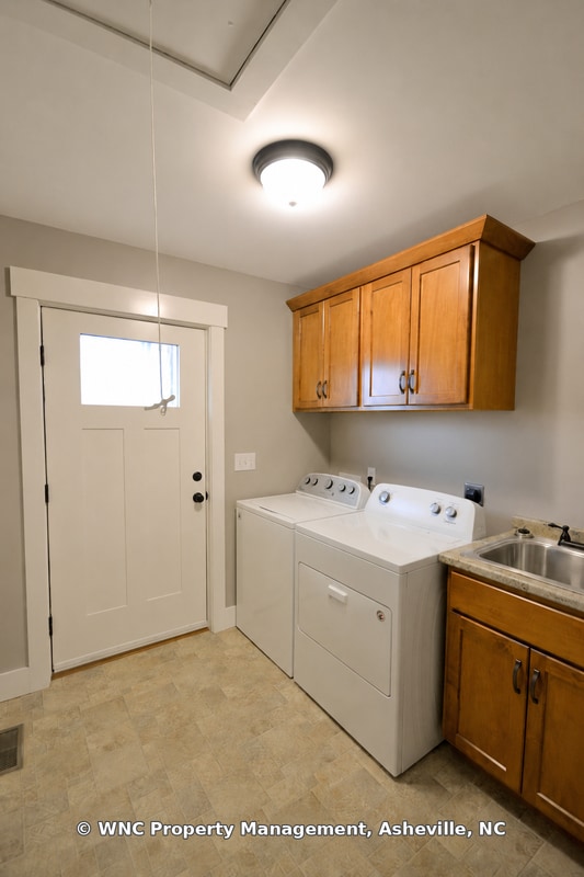 Building Photo - 23 Chambers Dr