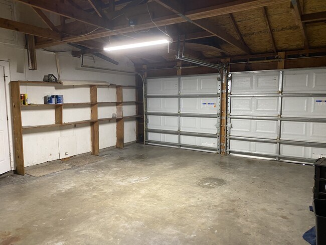 Building Photo - 1030 S 18th St