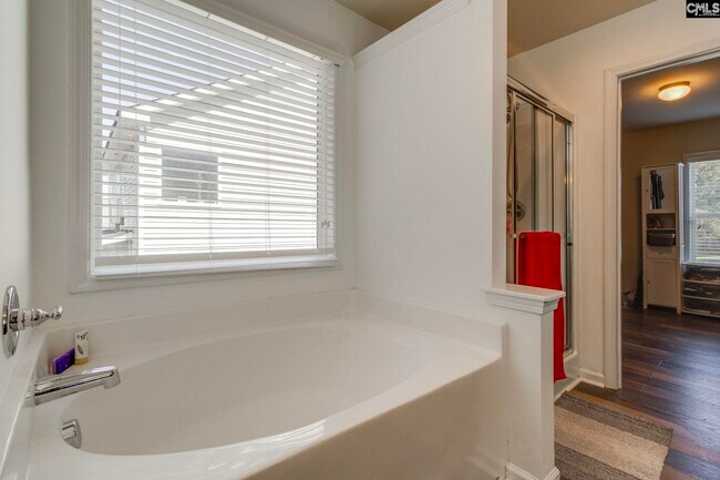 Building Photo - 456 Edenhall Dr