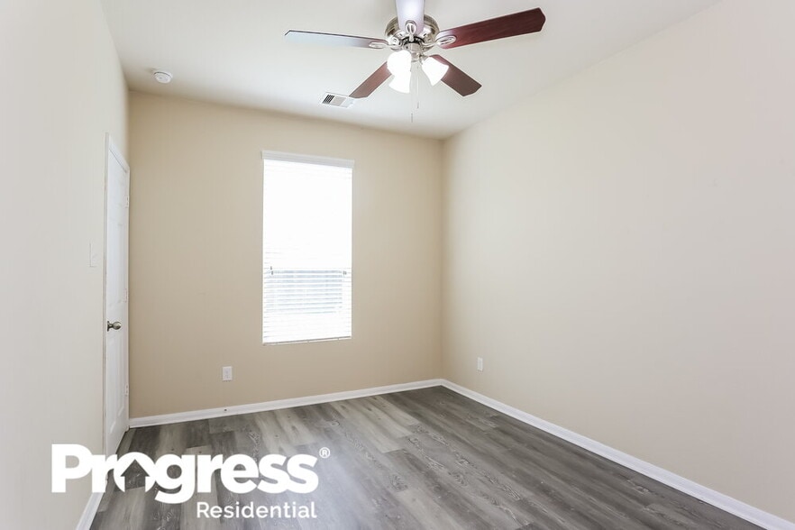 Building Photo - 12430 Greencanyon Dr