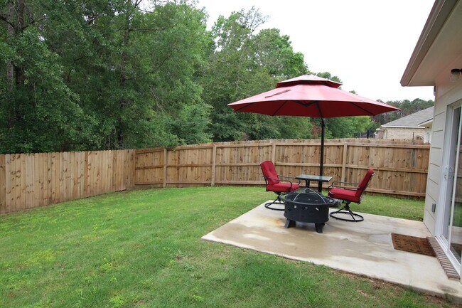 Building Photo - Cozy 4 Bedroom2 Bath Home in West Tyler!