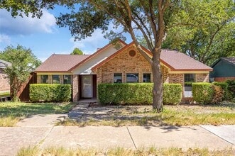 Building Photo - 8400 Willow Creek Dr