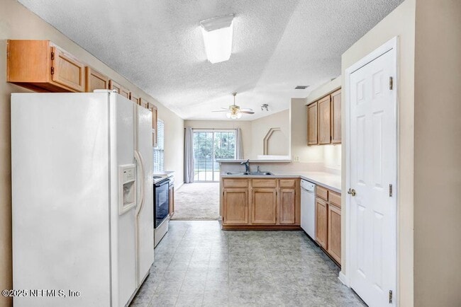 Building Photo - 12895 Bentwater Dr