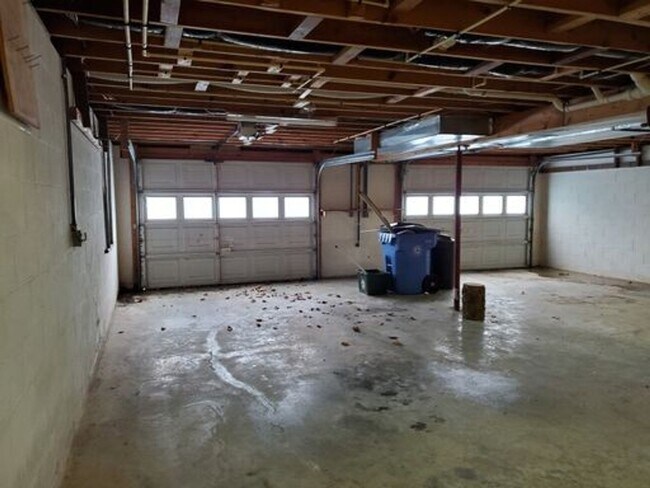 Building Photo - 109 Robin Dr