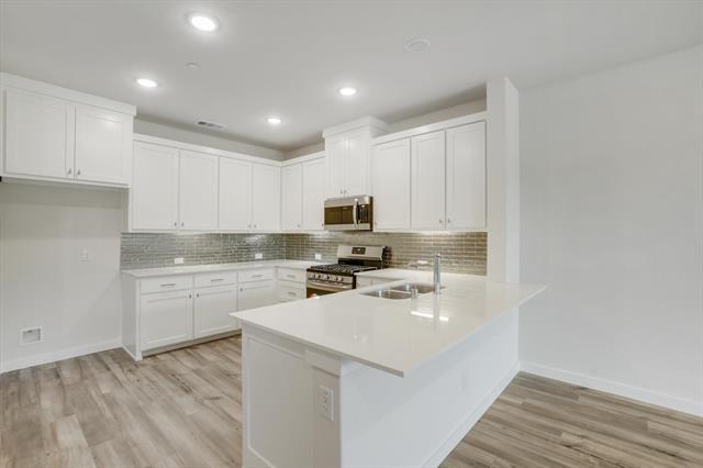 Building Photo - 679 Watersedge Ct