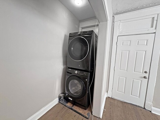 Building Photo - 3425 Carolina Ave