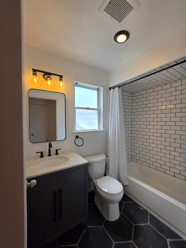 Building Photo - 203 Halladay St