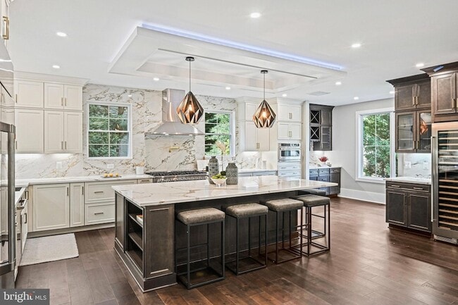 Building Photo - 9615 Locust Hill Dr