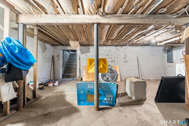 Building Photo - 84 Taylor Ave