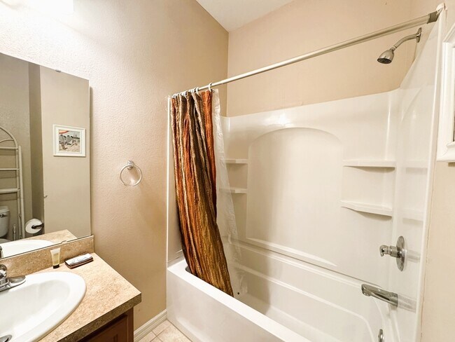 Building Photo - 3078 Seaview Castle Dr