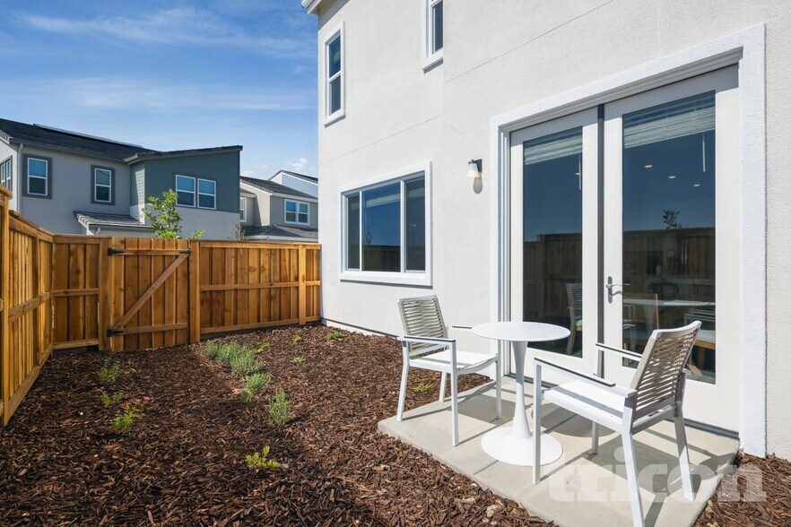Building Photo - 8241 Perla Wy