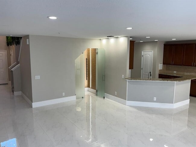 Building Photo - 2091 Bent Grass Ave