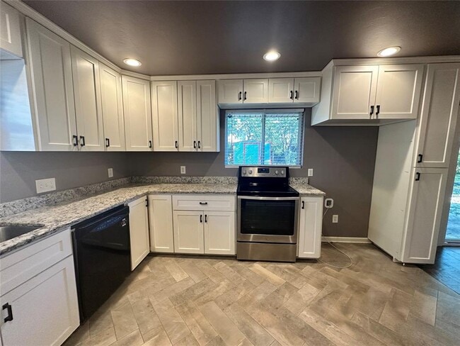 Building Photo - 1321 Garland Dr