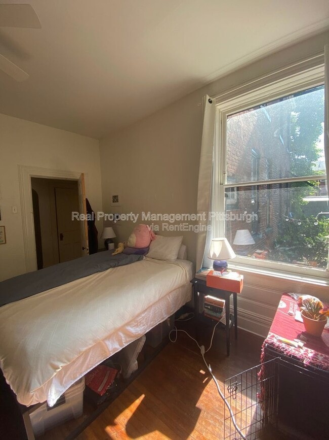Building Photo - 207 S Millvale Ave