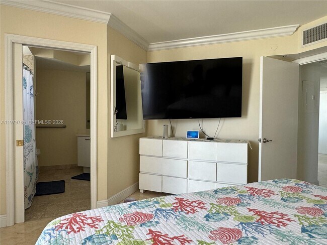 Building Photo - 7330 Ocean Terrace